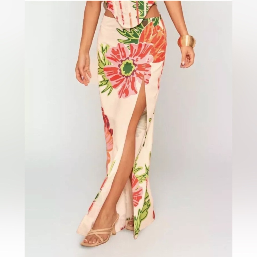 NEW PrettyLittleThing Floral Printed Thigh High Split Maxi Skirt - Size 12 US